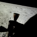AS11-37-5469