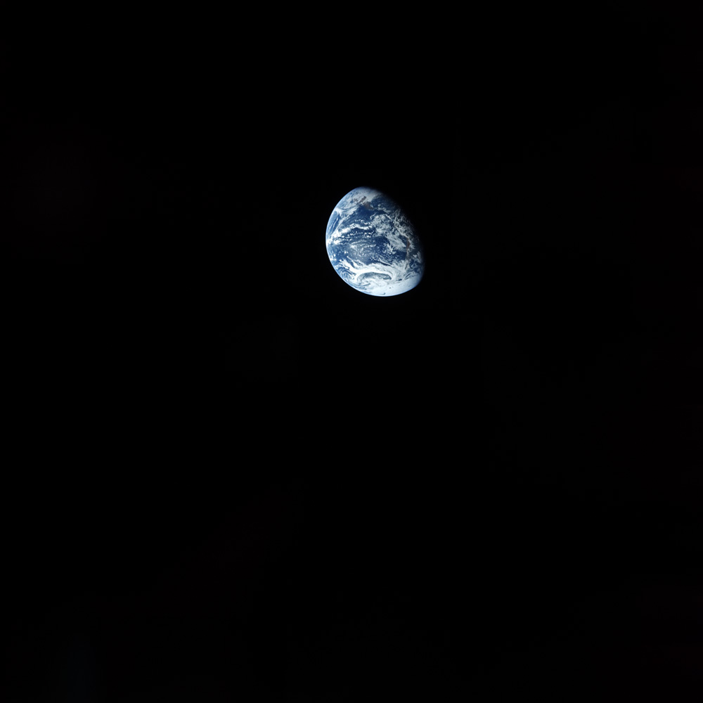 AS17-148-22758