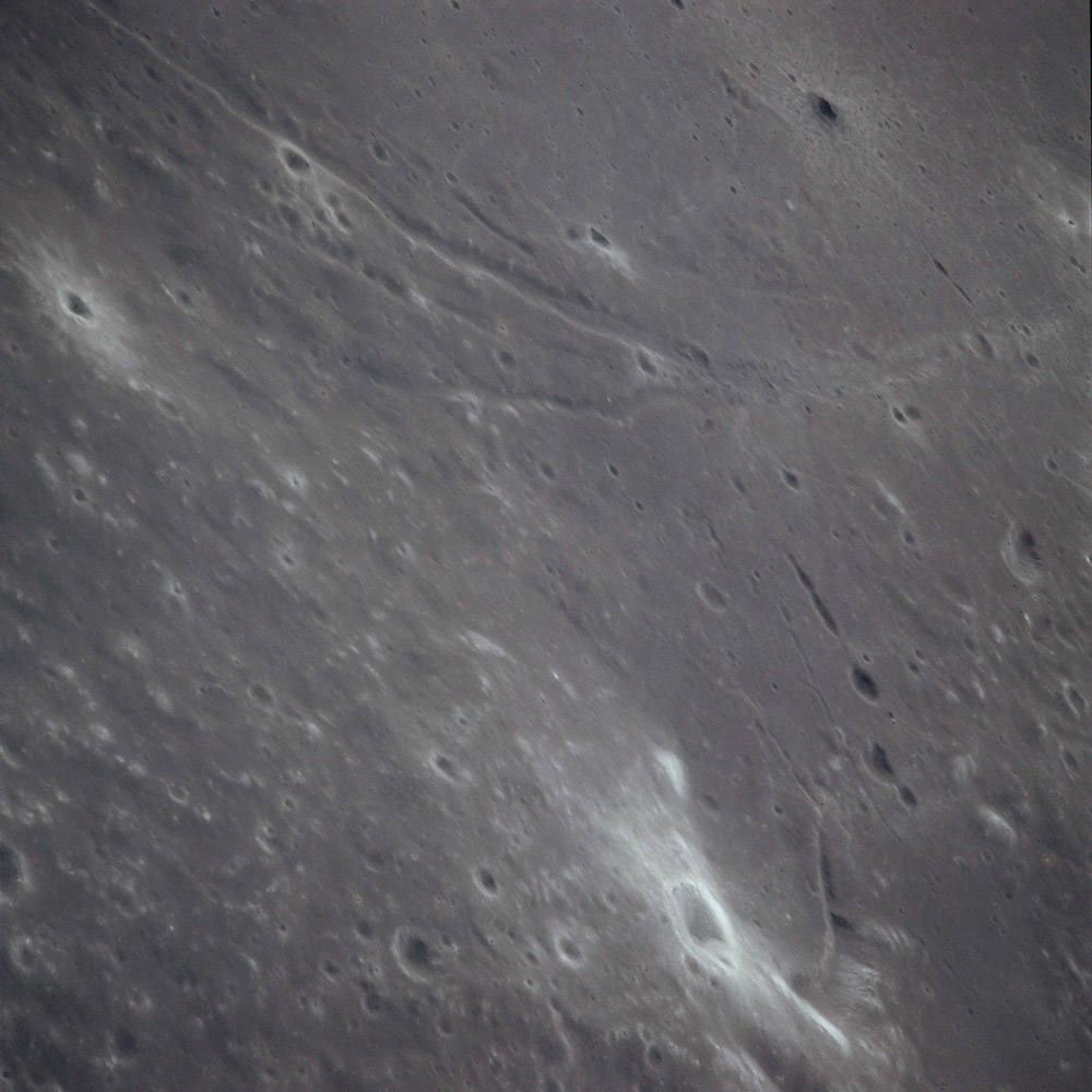 AS17-151-23257