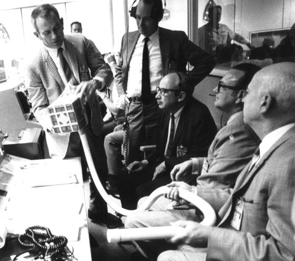 Detail
            from S70-35013, Deke showing LIOH adapter to management